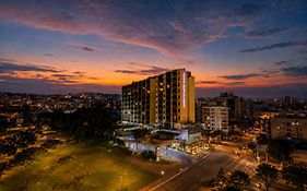 Suíte Master Particular Alto Padrão com Vaga e Estrutura de Hotel em Florianópolis